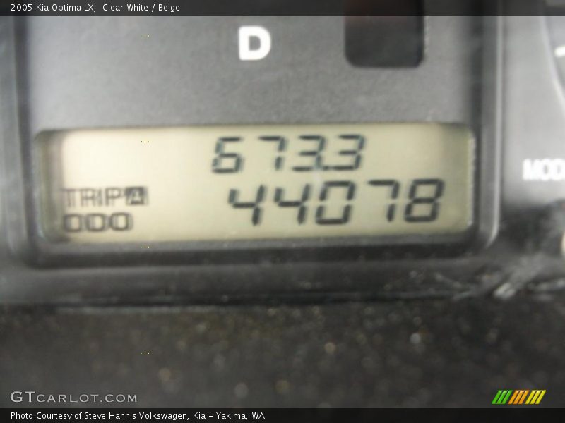 Clear White / Beige 2005 Kia Optima LX
