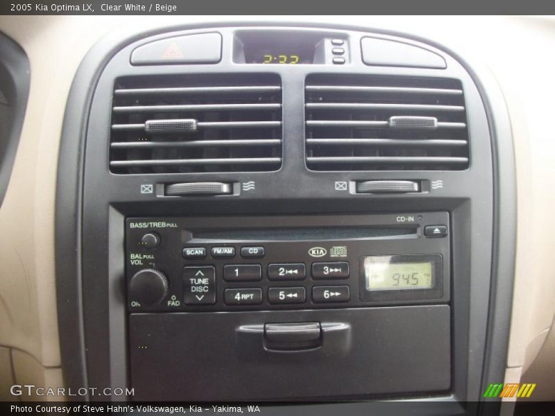 Clear White / Beige 2005 Kia Optima LX