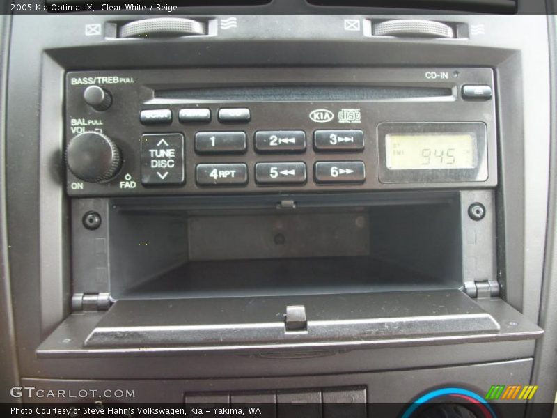 Clear White / Beige 2005 Kia Optima LX