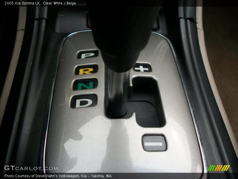Clear White / Beige 2005 Kia Optima LX