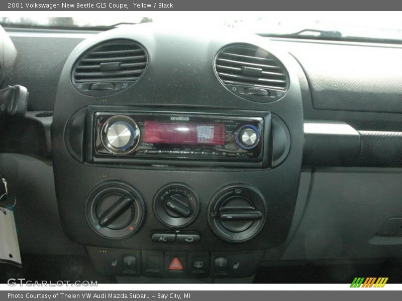 Yellow / Black 2001 Volkswagen New Beetle GLS Coupe