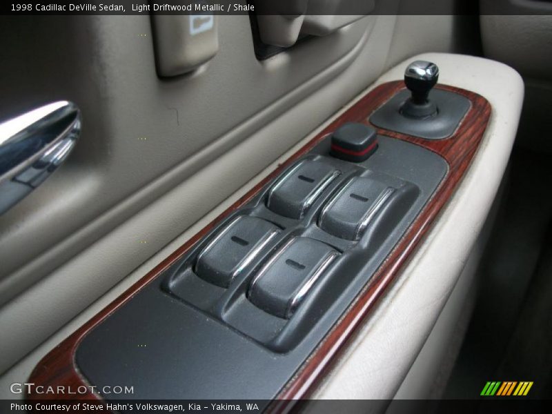 Light Driftwood Metallic / Shale 1998 Cadillac DeVille Sedan