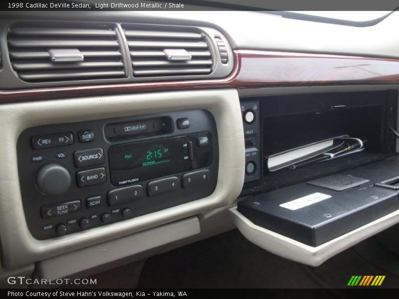 Light Driftwood Metallic / Shale 1998 Cadillac DeVille Sedan
