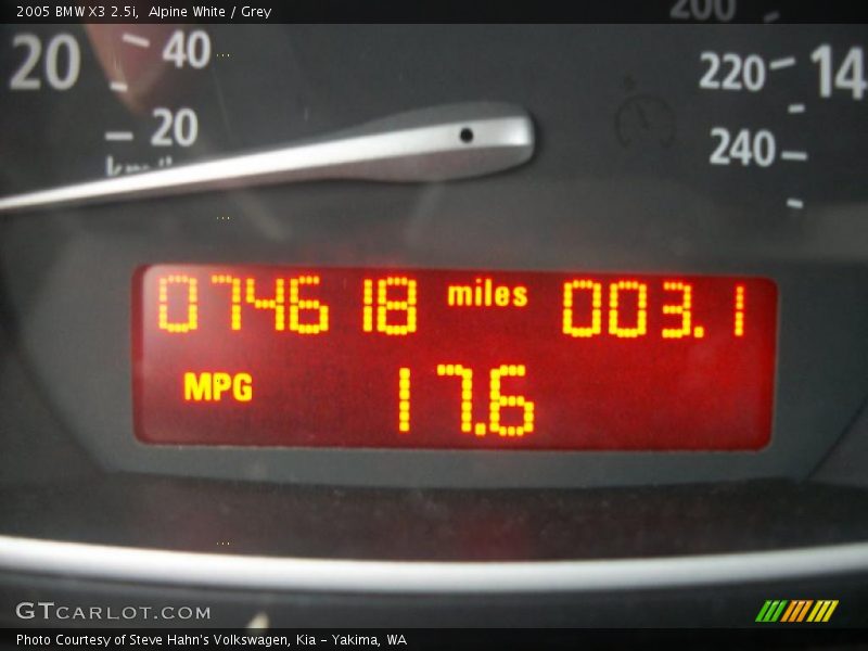 Alpine White / Grey 2005 BMW X3 2.5i