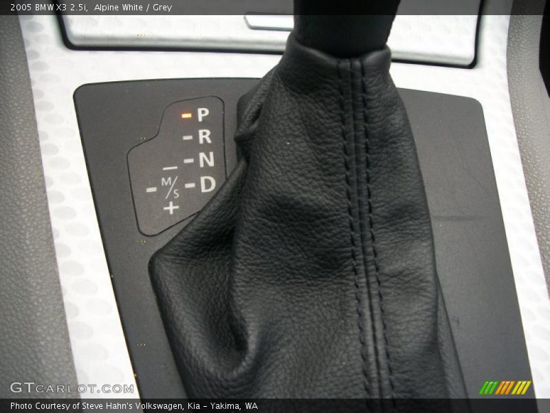 Alpine White / Grey 2005 BMW X3 2.5i