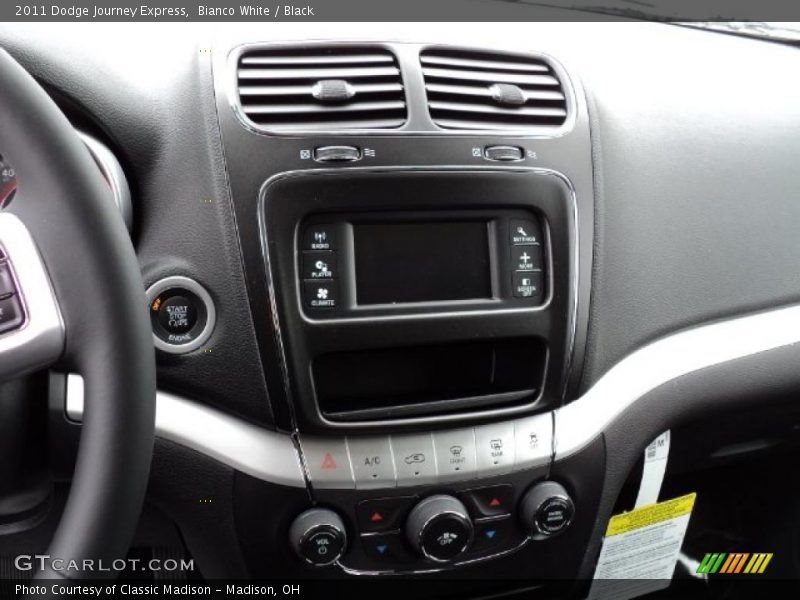 Bianco White / Black 2011 Dodge Journey Express