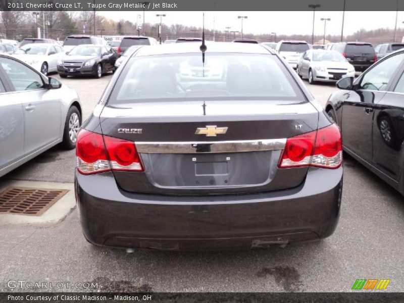 Taupe Gray Metallic / Jet Black 2011 Chevrolet Cruze LT