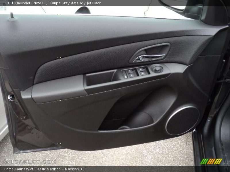 Taupe Gray Metallic / Jet Black 2011 Chevrolet Cruze LT