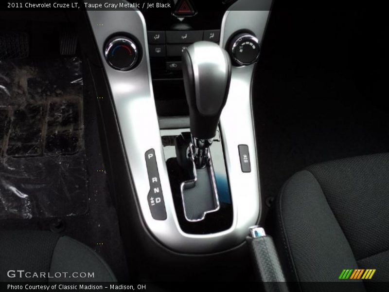 Taupe Gray Metallic / Jet Black 2011 Chevrolet Cruze LT