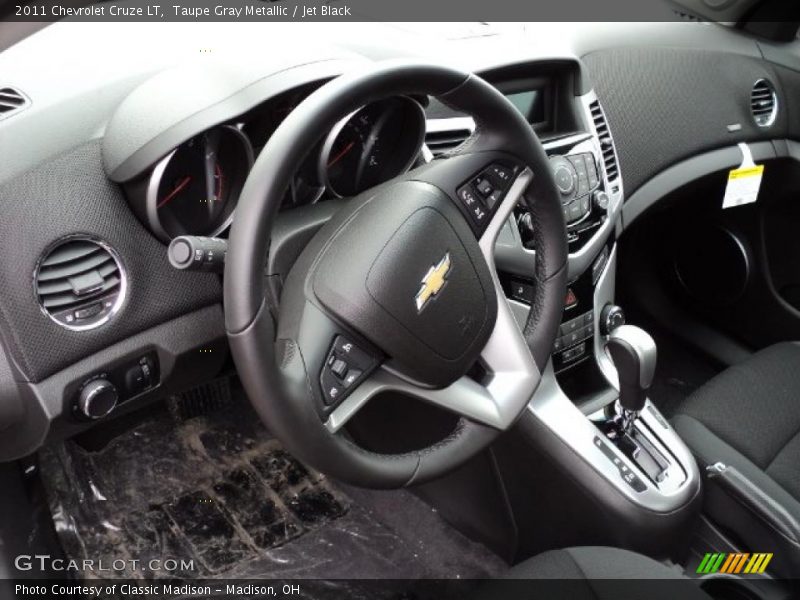 Taupe Gray Metallic / Jet Black 2011 Chevrolet Cruze LT