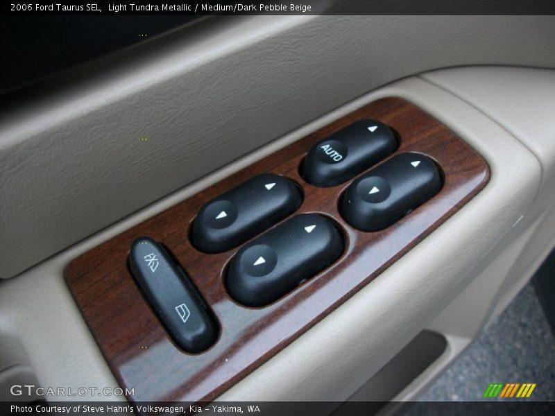 Light Tundra Metallic / Medium/Dark Pebble Beige 2006 Ford Taurus SEL