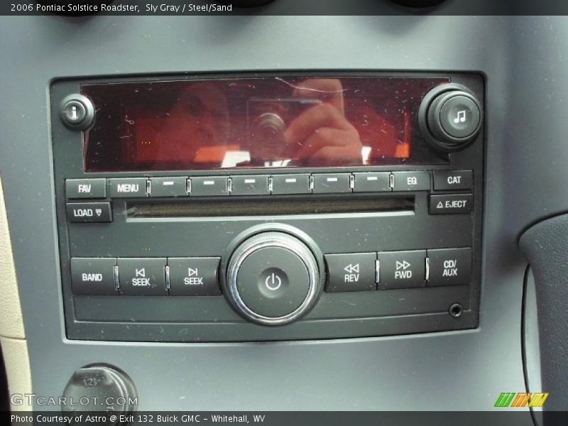 Controls of 2006 Solstice Roadster