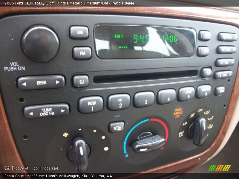 Light Tundra Metallic / Medium/Dark Pebble Beige 2006 Ford Taurus SEL