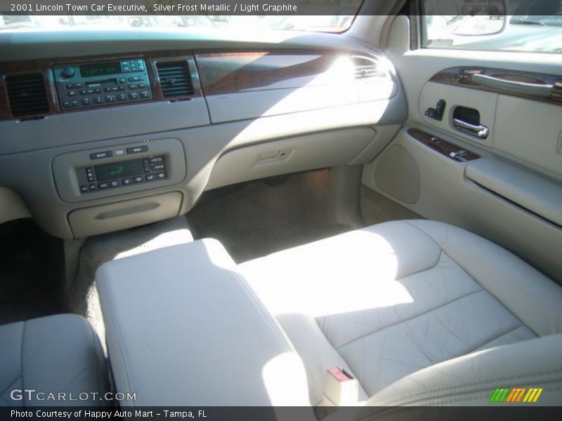Silver Frost Metallic / Light Graphite 2001 Lincoln Town Car Executive