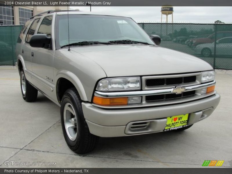 Light Pewter Metallic / Medium Gray 2004 Chevrolet Blazer LS