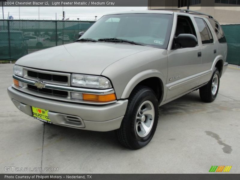Light Pewter Metallic / Medium Gray 2004 Chevrolet Blazer LS