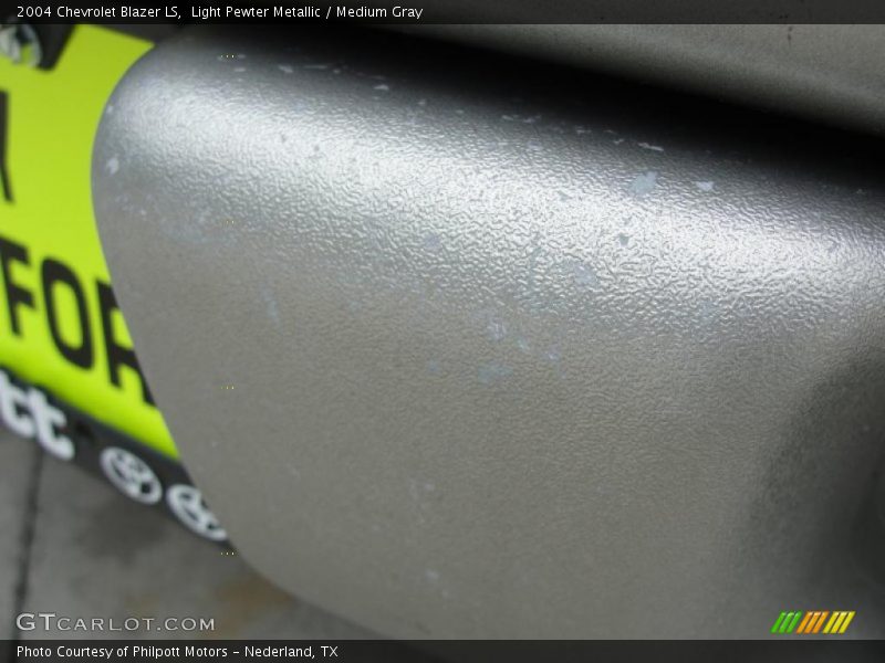 Light Pewter Metallic / Medium Gray 2004 Chevrolet Blazer LS