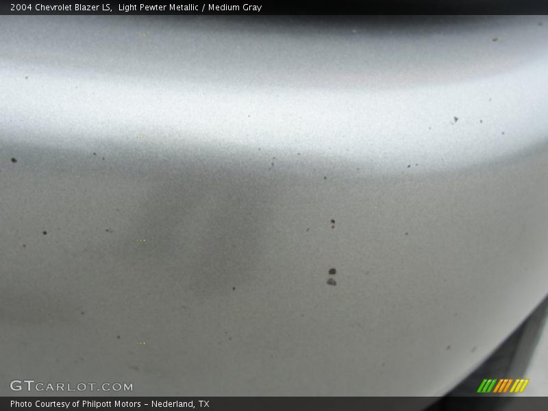 Light Pewter Metallic / Medium Gray 2004 Chevrolet Blazer LS