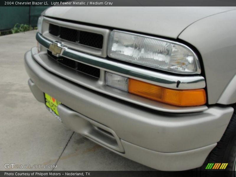 Light Pewter Metallic / Medium Gray 2004 Chevrolet Blazer LS