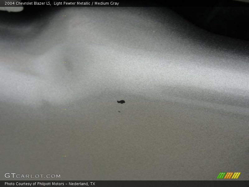 Light Pewter Metallic / Medium Gray 2004 Chevrolet Blazer LS
