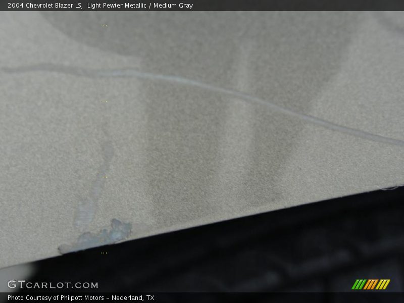 Light Pewter Metallic / Medium Gray 2004 Chevrolet Blazer LS