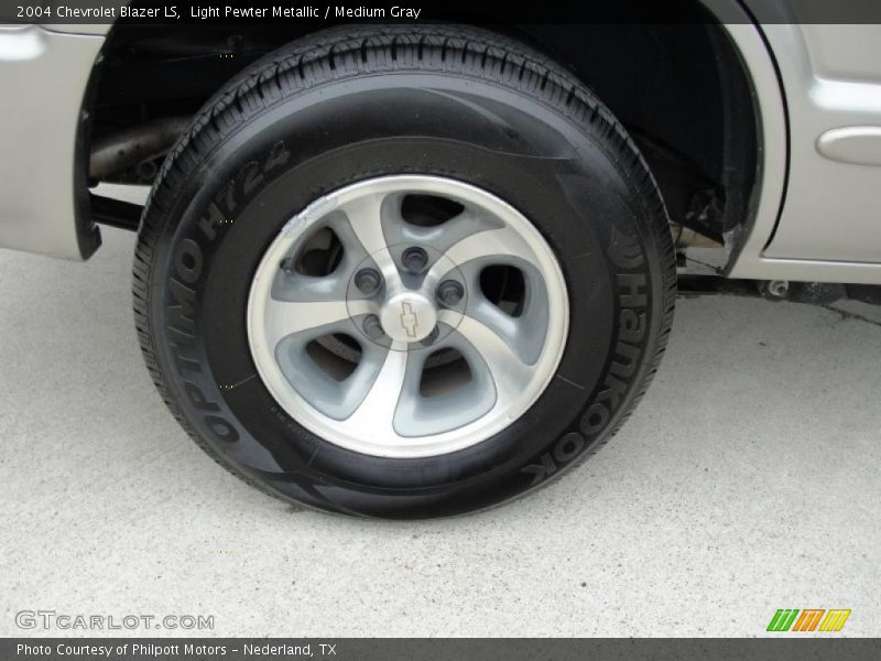 Light Pewter Metallic / Medium Gray 2004 Chevrolet Blazer LS
