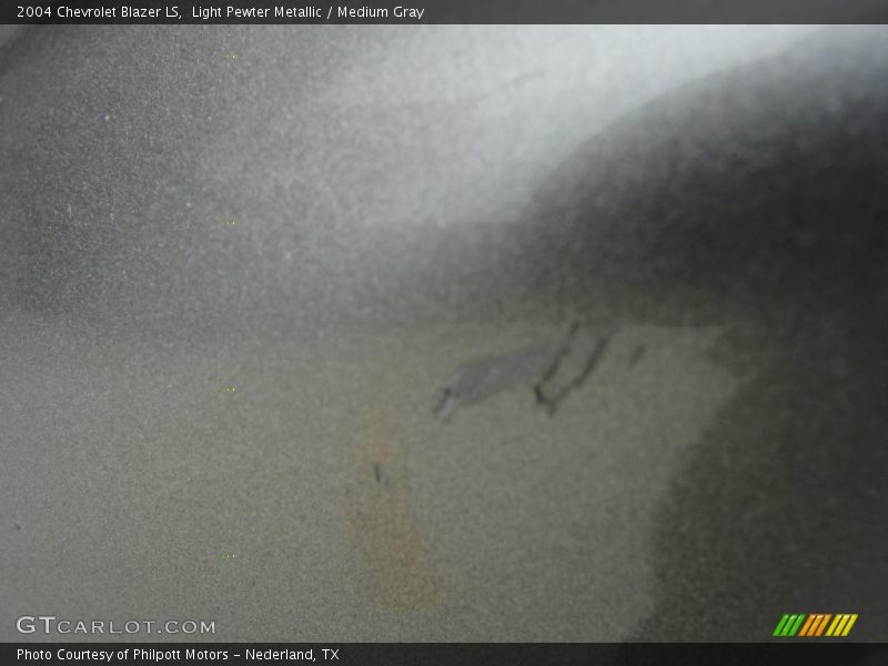 Light Pewter Metallic / Medium Gray 2004 Chevrolet Blazer LS