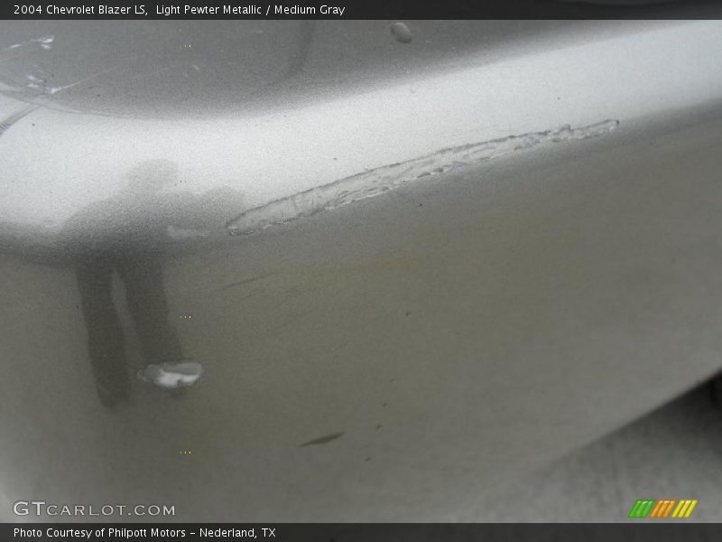 Light Pewter Metallic / Medium Gray 2004 Chevrolet Blazer LS