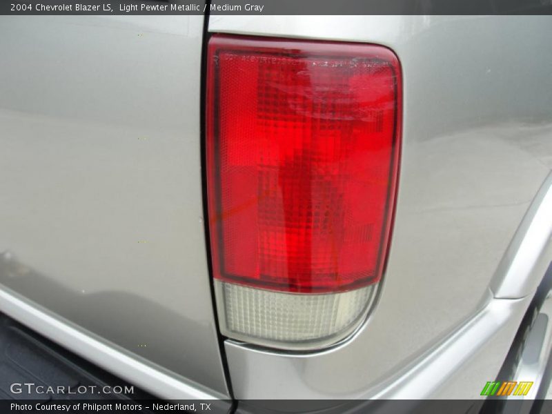 Light Pewter Metallic / Medium Gray 2004 Chevrolet Blazer LS