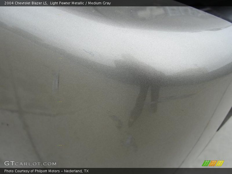 Light Pewter Metallic / Medium Gray 2004 Chevrolet Blazer LS