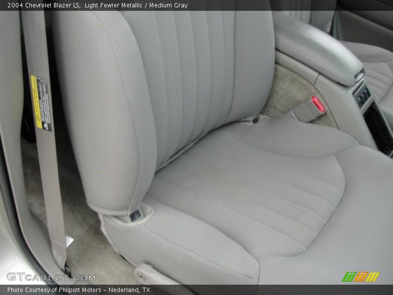 Light Pewter Metallic / Medium Gray 2004 Chevrolet Blazer LS