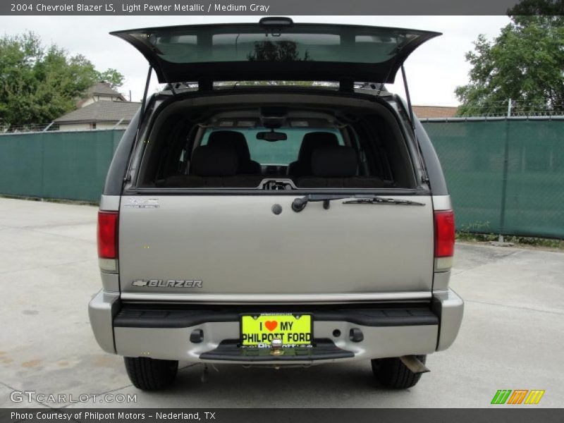 Light Pewter Metallic / Medium Gray 2004 Chevrolet Blazer LS