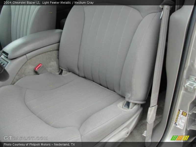 Light Pewter Metallic / Medium Gray 2004 Chevrolet Blazer LS