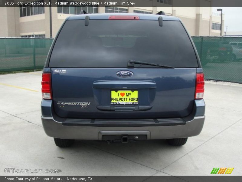 Medium Wedgewood Blue / Medium Flint Grey 2005 Ford Expedition XLT