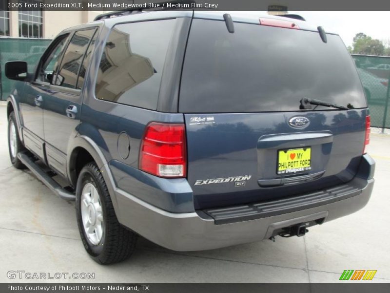 Medium Wedgewood Blue / Medium Flint Grey 2005 Ford Expedition XLT