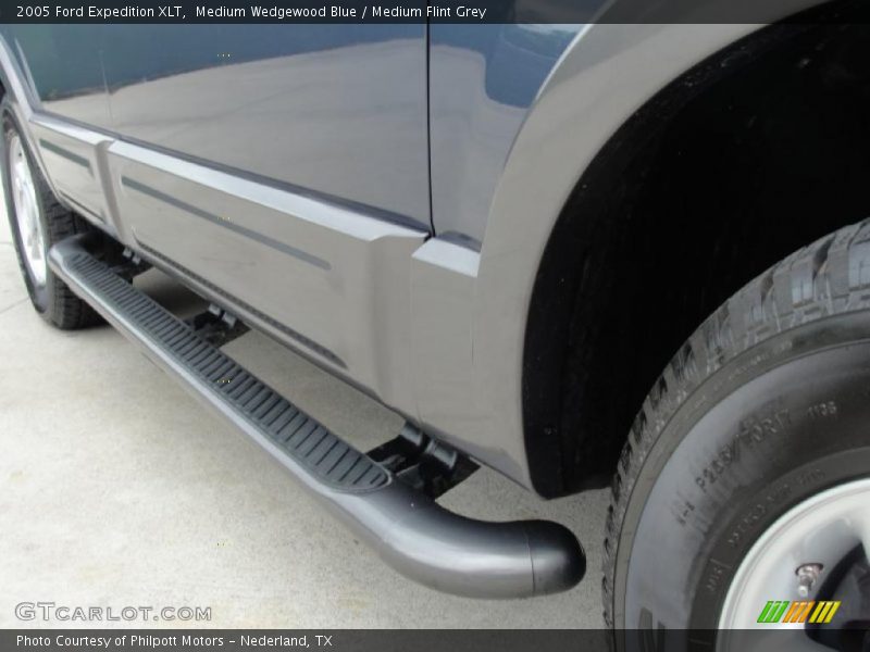 Medium Wedgewood Blue / Medium Flint Grey 2005 Ford Expedition XLT
