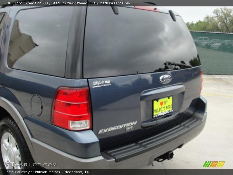 Medium Wedgewood Blue / Medium Flint Grey 2005 Ford Expedition XLT