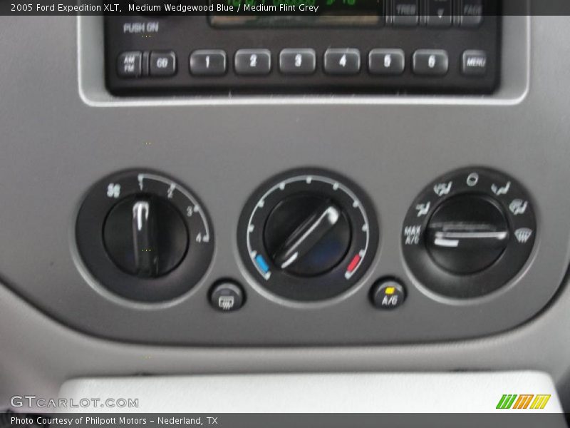 Medium Wedgewood Blue / Medium Flint Grey 2005 Ford Expedition XLT