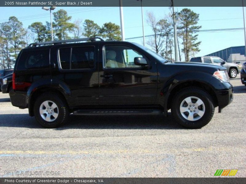 Super Black / Desert 2005 Nissan Pathfinder SE