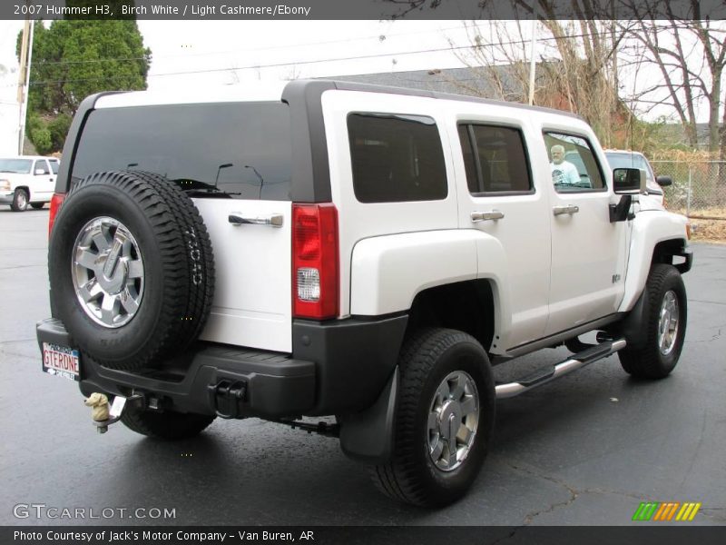 Birch White / Light Cashmere/Ebony 2007 Hummer H3