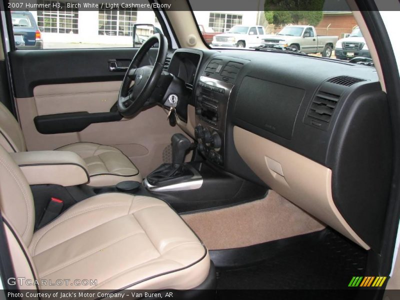 Birch White / Light Cashmere/Ebony 2007 Hummer H3