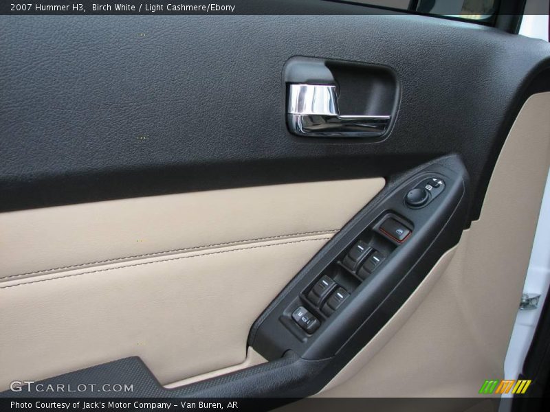 Birch White / Light Cashmere/Ebony 2007 Hummer H3