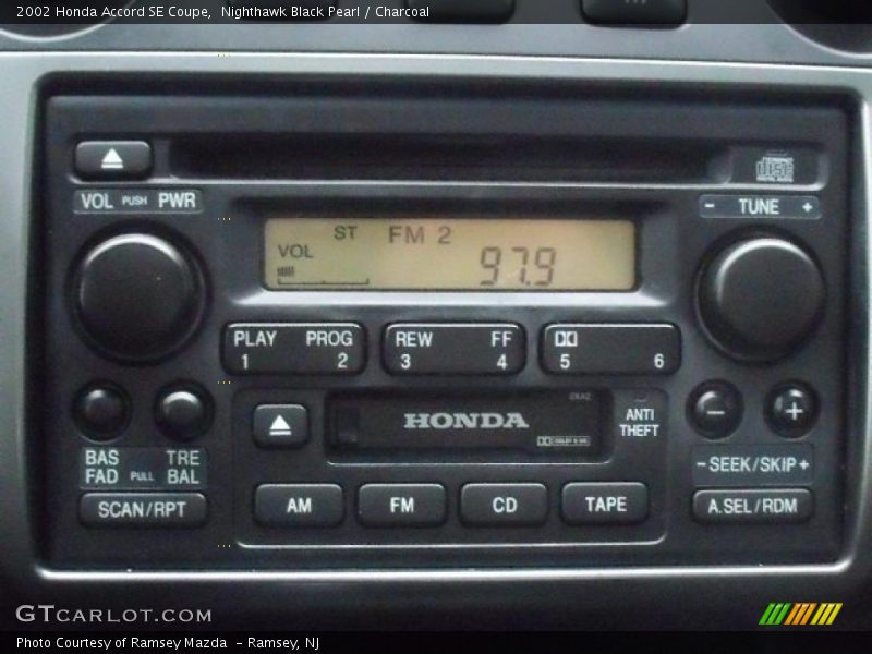 Controls of 2002 Accord SE Coupe