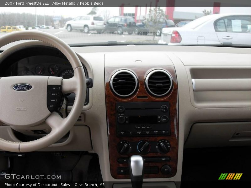 Alloy Metallic / Pebble Beige 2007 Ford Freestyle SEL