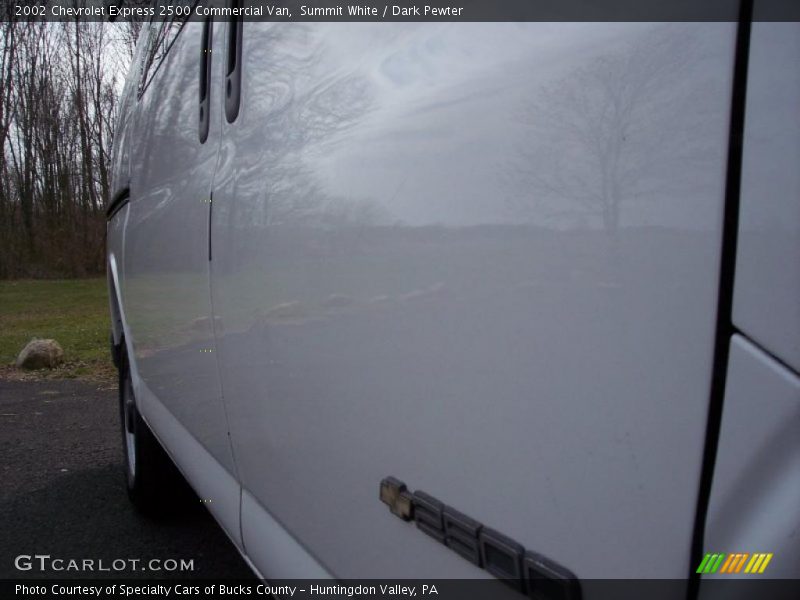 Summit White / Dark Pewter 2002 Chevrolet Express 2500 Commercial Van