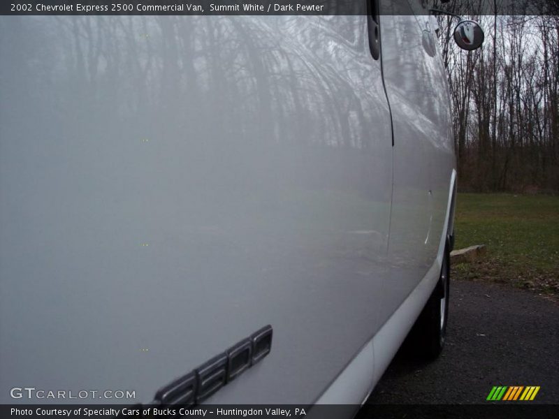 Summit White / Dark Pewter 2002 Chevrolet Express 2500 Commercial Van