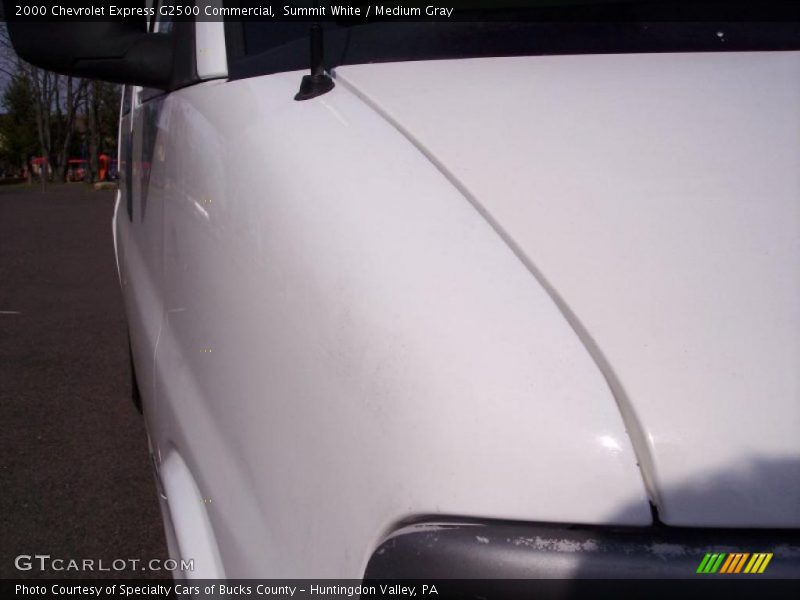 Summit White / Medium Gray 2000 Chevrolet Express G2500 Commercial