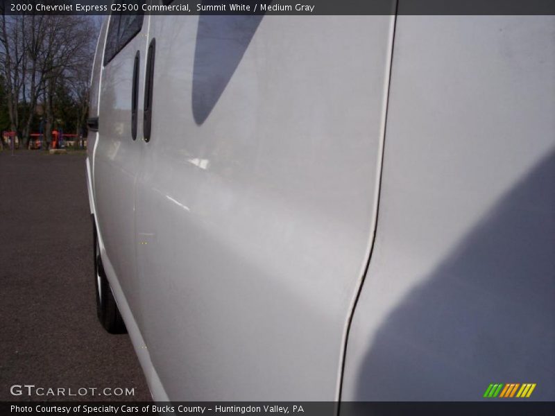 Summit White / Medium Gray 2000 Chevrolet Express G2500 Commercial