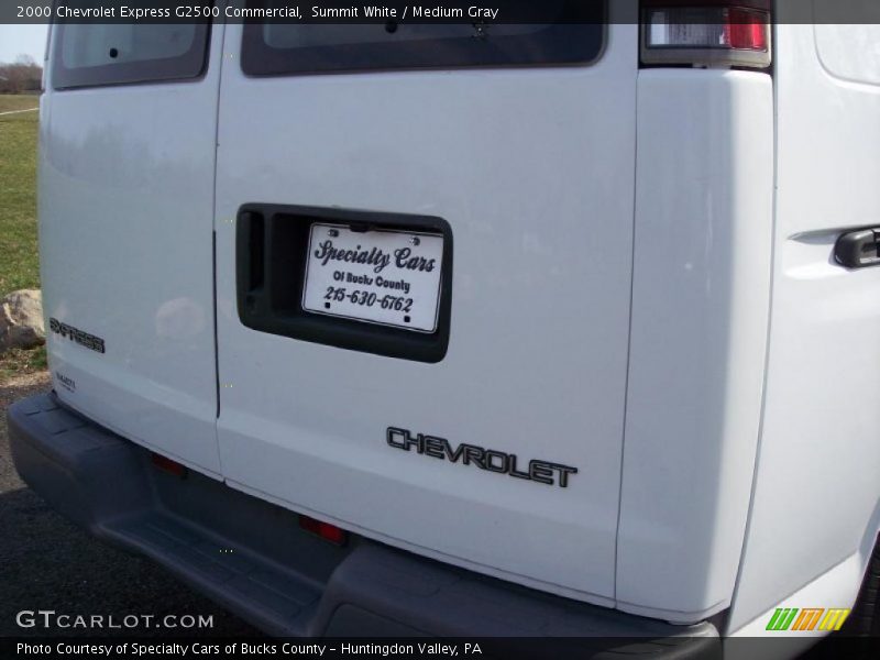 Summit White / Medium Gray 2000 Chevrolet Express G2500 Commercial