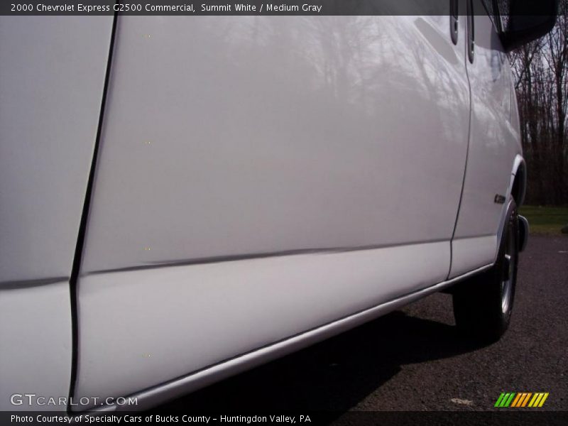 Summit White / Medium Gray 2000 Chevrolet Express G2500 Commercial